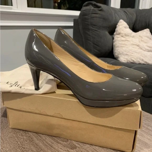 Cole Haan Chelsea Pump heels - Picture 1 of 7